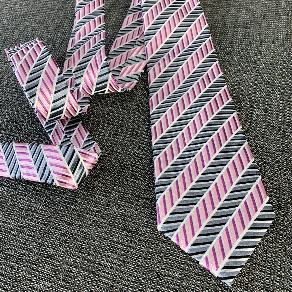 KENNETH ROBERTS Platinum Pink Black Necktie - silk designer geometric striped